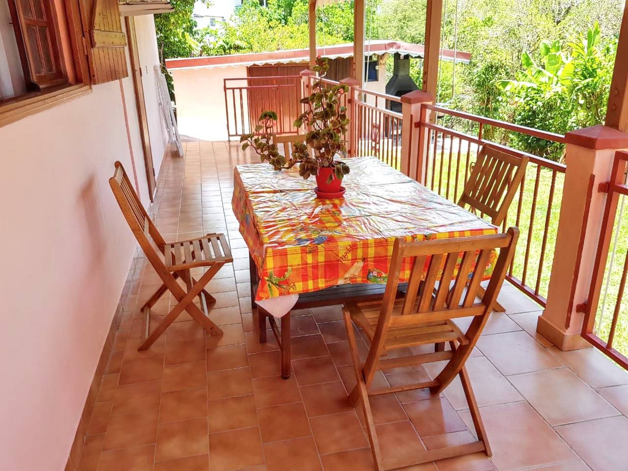 Ganze Wohnung, Gemütliche Wohnung in Mare Gailard, 93 m², privater Garten in Le Gosier, Guadeloupe