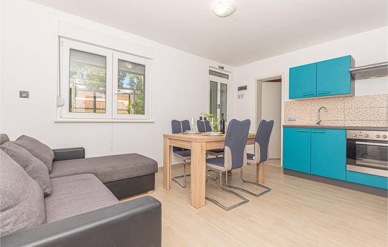 Ferienwohnung für 2 Personen, mit Garten und Pool in Grad Šibenik - 4