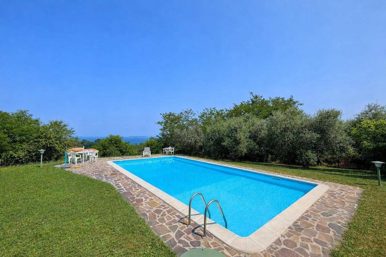 Villa Maria Teresa in Padenghe sul Garda, Prealpi Gardesane