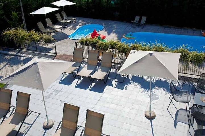 Appartement entier, Appartement de vacances avec climatisation et piscine in Loano, Riviera di Ponente