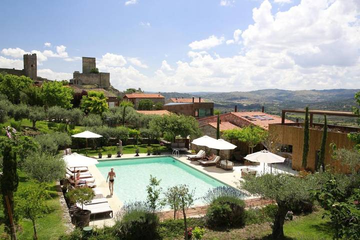 Gîte pour 2 personnes, avec Terrasse et Jardin ainsi que Piscine et Sauna dans Marialva