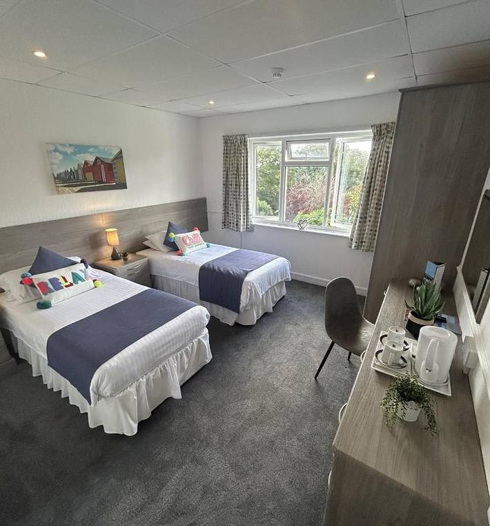 Hôtel pour 2 personnes, avec jacuzzi ainsi que jardin et piscine dans Saint-Hélier - 2