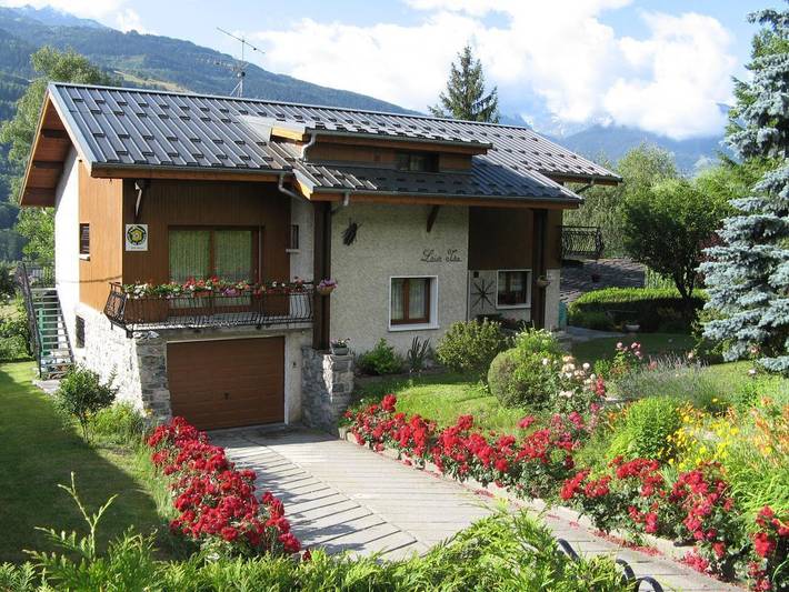 Lodge for 4 people, with Terrace and Garden in French Alps