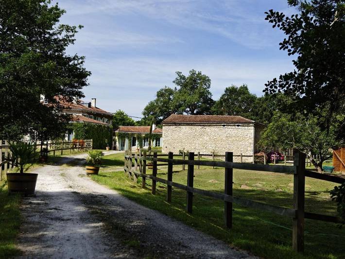 Maison d’hôte pour 3 personnes, avec jardin ainsi que piscine et terrasse à Castelnau-de-Médoc - 2