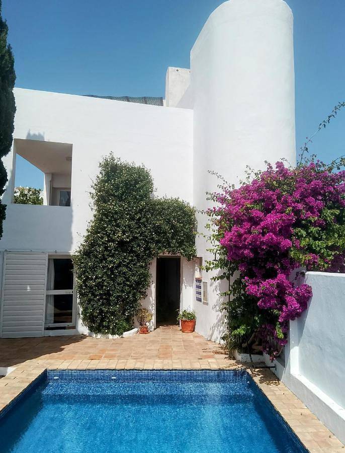 Location de vacances pour 2 personnes, avec piscine ainsi que vue et jardin à Vejer de la Frontera