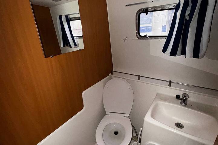 Péniche pour 8 personnes à Luzech - 4