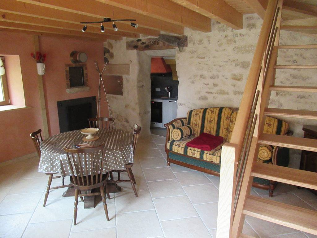 Le petit gîte - La Maison des Poissons in Liebvillers, Doubs