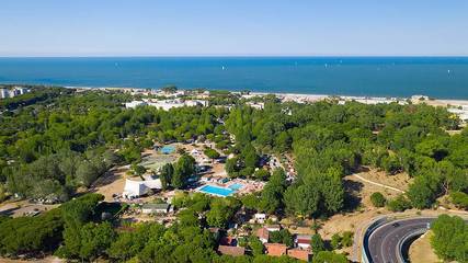 Wohnwagen für 4 Personen, mit Sauna und Kinderpool sowie Garten und Pool in Cesenatico