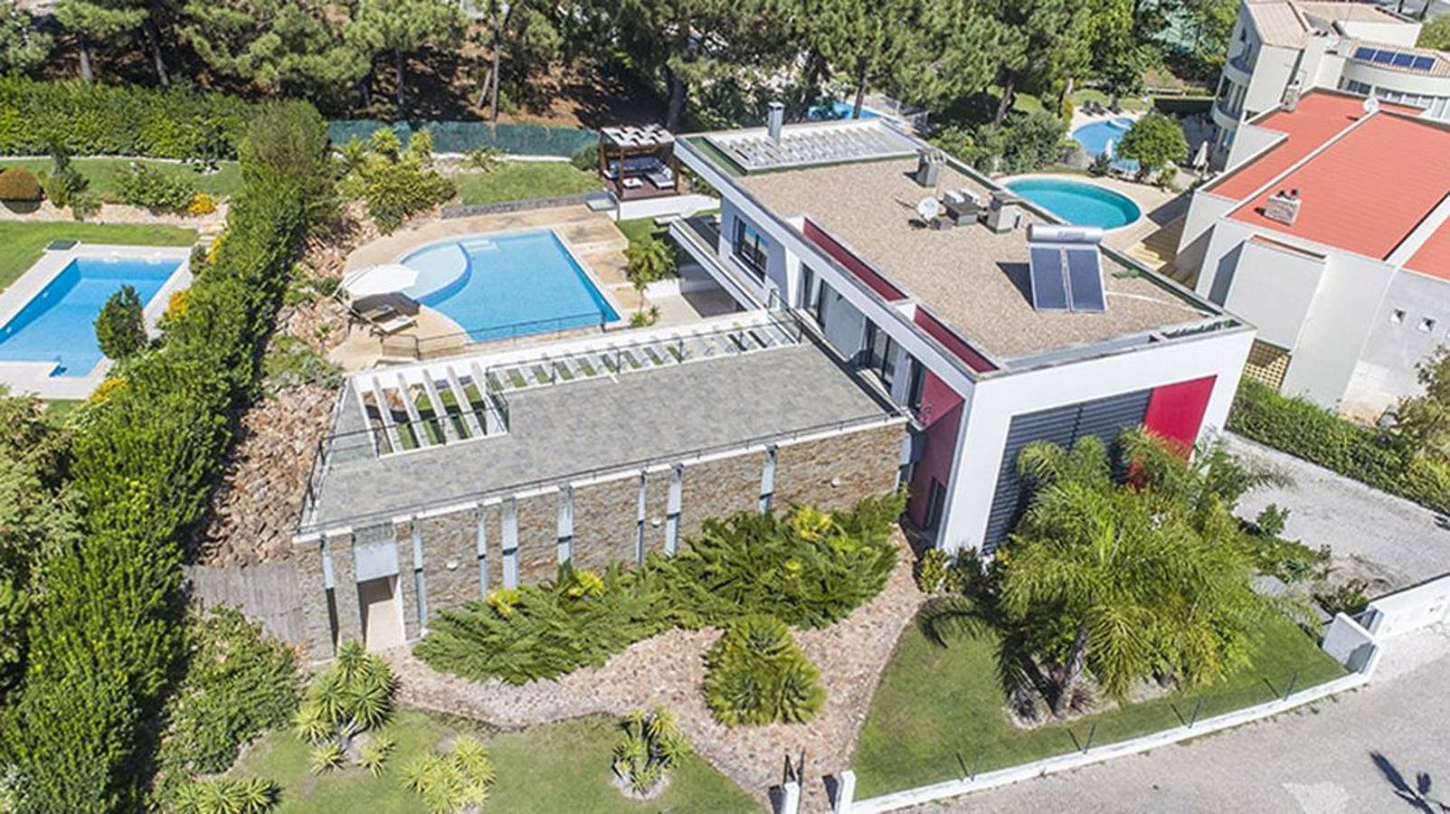 Marvellous Troia Villa | 4 Bedrooms | Villa Andola Platina | Private Pool | Pool Table | 200m to Beach in Sol Tróia, Carvalhal