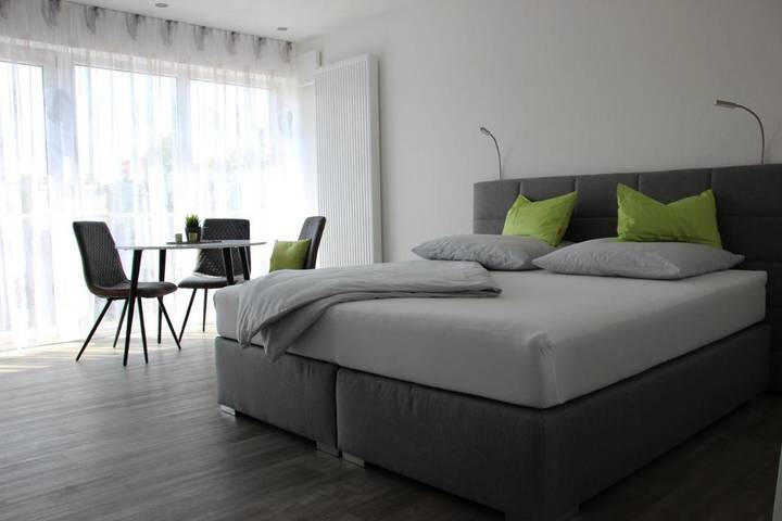Ferienwohnung für 2 Personen, mit Balkon und Ausblick in Besigheim