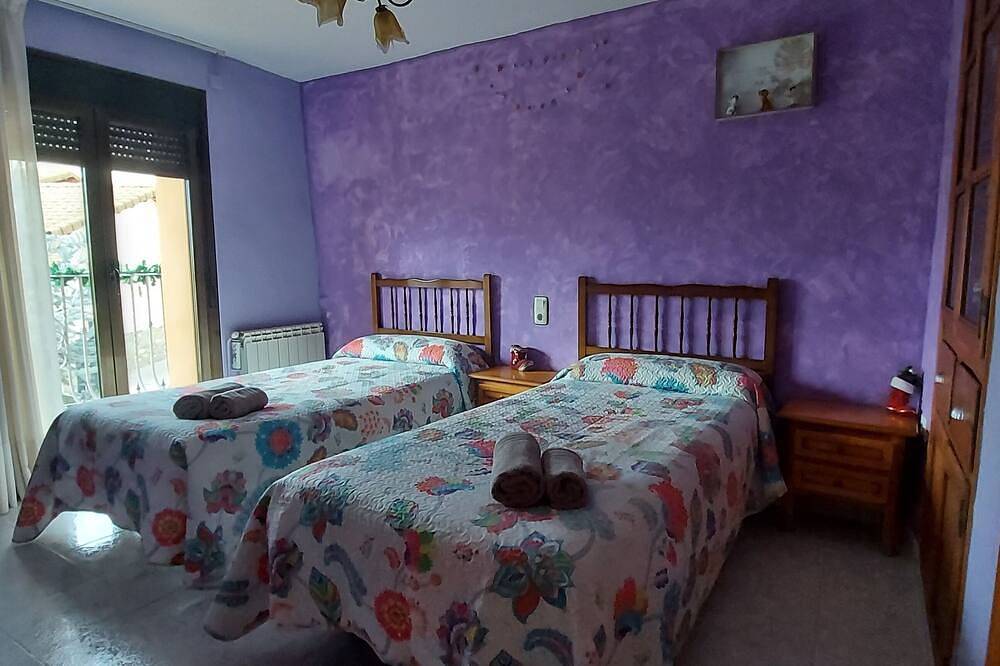 Appartementhaus Felix. 6 Menschen Schwimmbad, Solarium, Grill, Tischfußball, Pingpon in Torres del Obispo, Graus