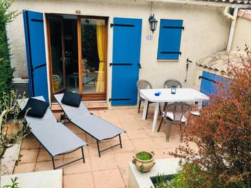 Gîte pour 5 personnes, avec bassin pour enfant ainsi que piscine et jardin à Tourrettes