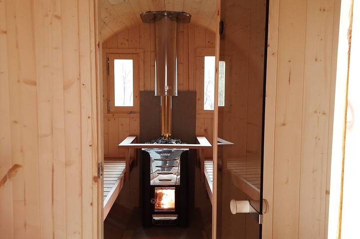 Ferienwohnung für 4 Personen, mit Whirlpool und Terrasse sowie Garten und Sauna in Much