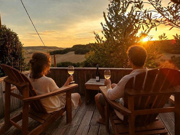 Location de vacances pour 2 personnes, avec Balcon et Terrasse ainsi que Jardin et Vue sur le lac à Flaugnac