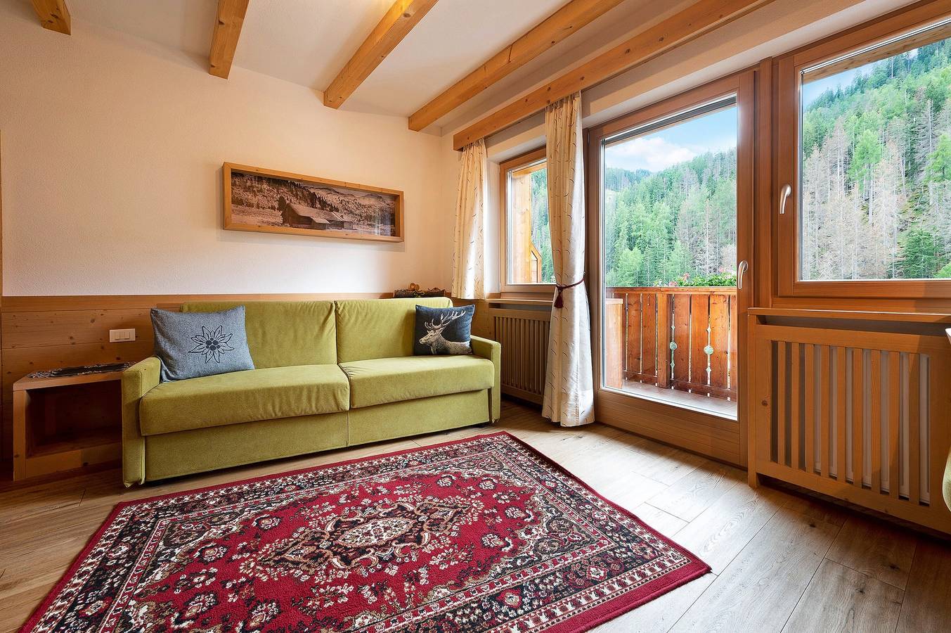 Ganze Wohnung, Ferienwohnung Lüch da Mirio App Pütia mit Bergblick, Garten und Wlan in Rumestluns, Wengen (Italien)