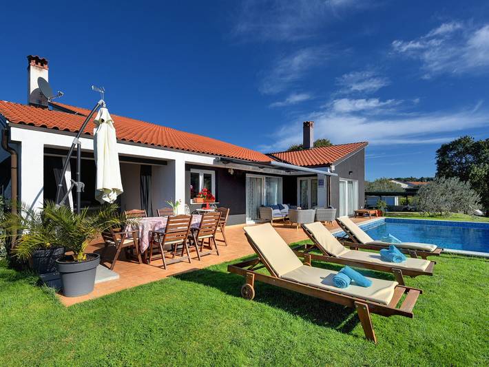 Villa für 8 Personen, mit Terrasse und Pool, mit Haustier in Rovinj