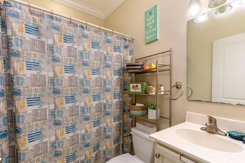 W15 - 3 bed, 2 bath Caribbean Bungalow with Dockage in Marathon, Monroe County