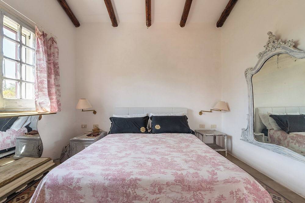 Villa Bellavista - Oasis with Pool, surrounded by greenery and Breathtaking Sunrises in Carloforte, Sulcis Iglesiente