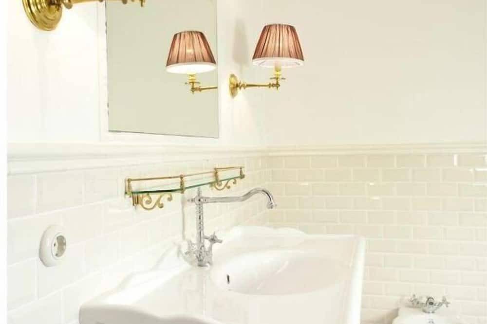 Ganze Wohnung, Alte Försterei Hohnstein - Ferienwohnung, 2 Wohn-/Schlafräume, 2x Dusche, Wc in Hohnstein, Elbsandsteingebirge