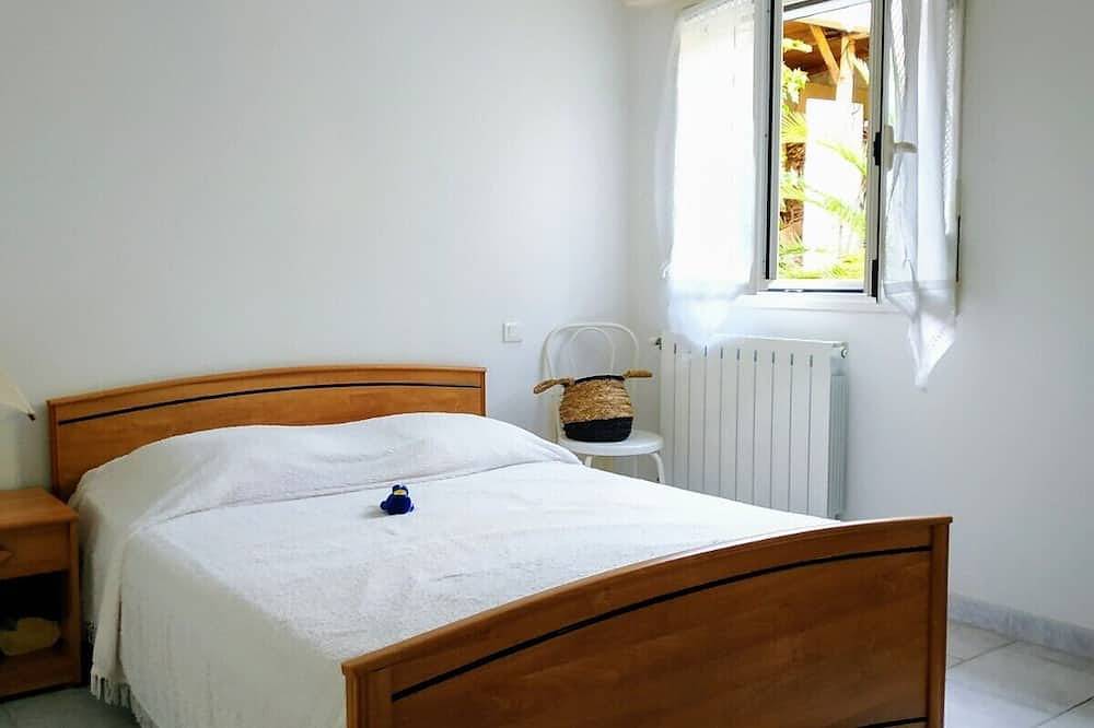 Rental with swimming pool, close to beaches, at the foot of the maquis. in Biguglia, Región de Bastia
