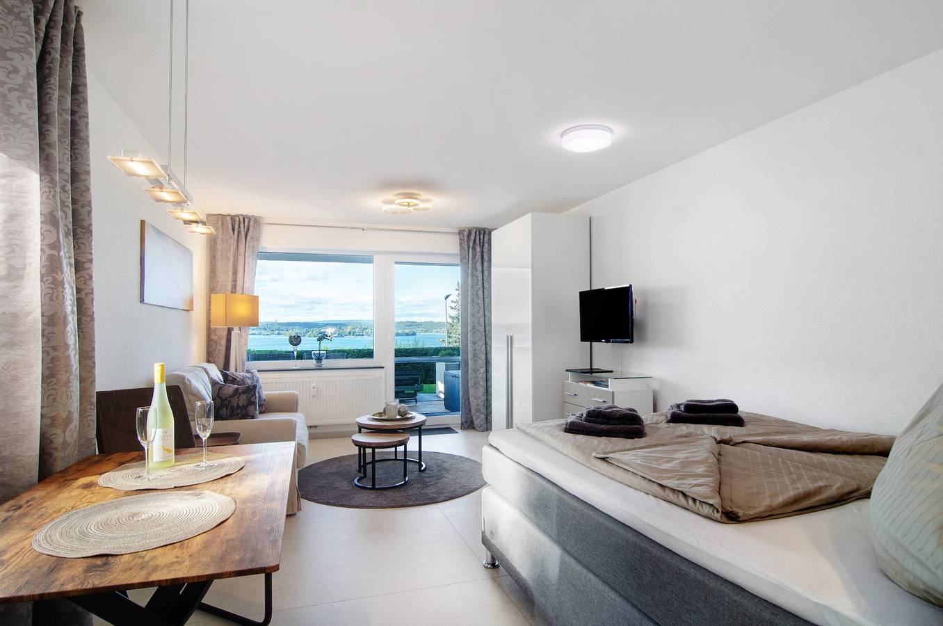 Ganze Wohnung, Ferienwohnung 'Krautter' mit Seeblick, privater Terrasse und gemeinschaftlichem Garten in Unteruhldingen, Uhldingen-Mühlhofen