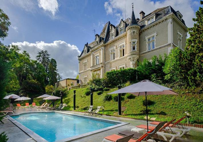 Hôtel pour 2 personnes, avec Terrasse et Jacuzzi ainsi que Jardin et Piscine