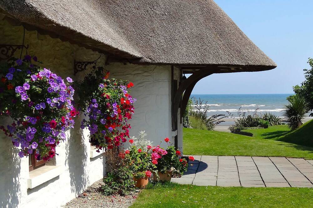 Thatcher's Rest Cottage\nwinner 'Best beach holiday rental in Europe'. in County Meath