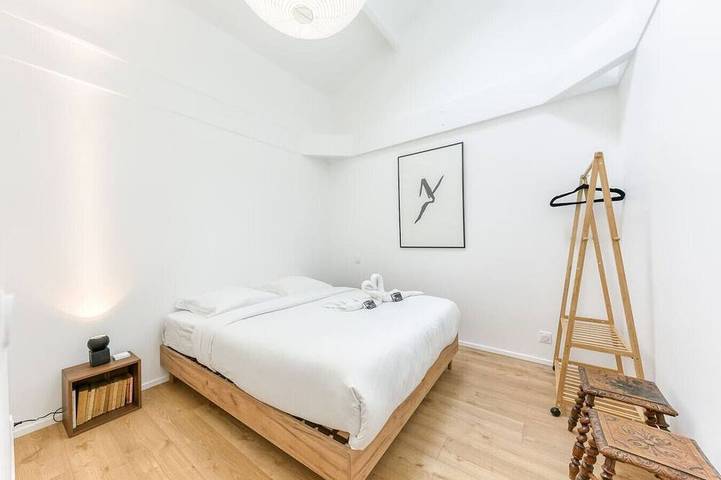 Designer loft 5 minutes from Paris with parking in Bagnolet, Seine-Saint-Denis
