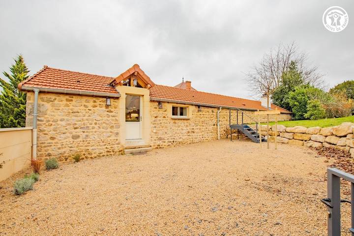 Gîte pour 3 personnes, avec piscine ainsi que jardin et terrasse dans Saône-et-Loire