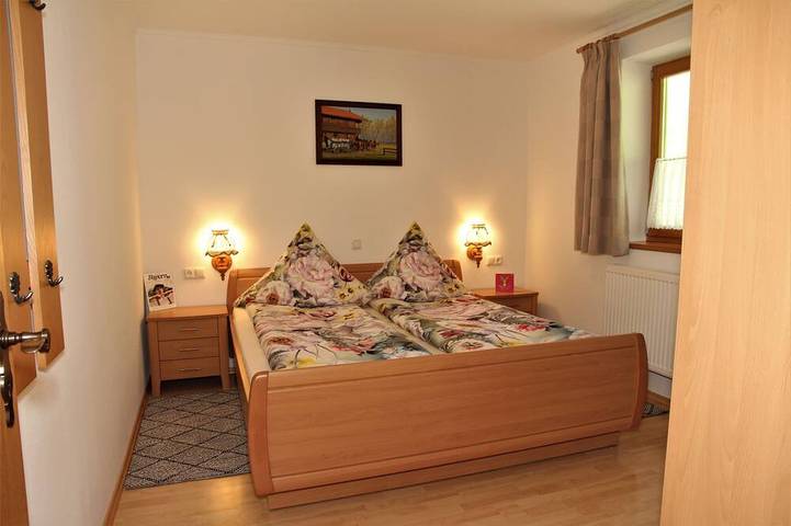 Ferienwohnung für 4 Personen, mit Balkon und Garten in Wackersberg - 2