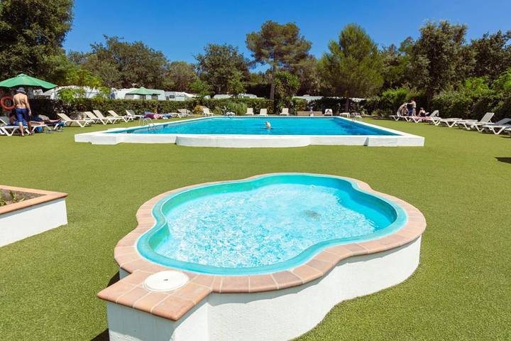 Gîte pour 4 personnes, avec piscine et jardin à Vall-llobrega - 2