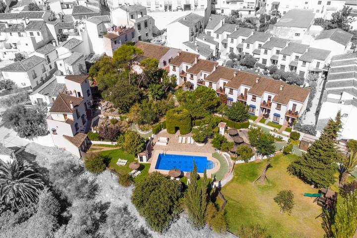 Casa rural para 6 personas, con jardín además de piscina y vistas, Se admiten mascotas en Serranía de Ronda - 3