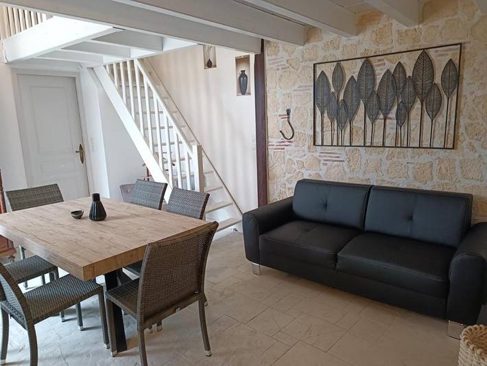 Gîte pour 6 personnes, avec jardin ainsi que piscine et terrasse, adapté aux familles à Parranquet