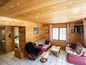 Gîte pour 9 personnes, avec terrasse à Chatel