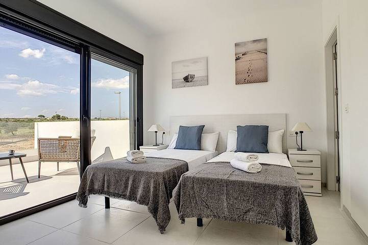 Villa for 6 people, with garden and balcony in Murcia