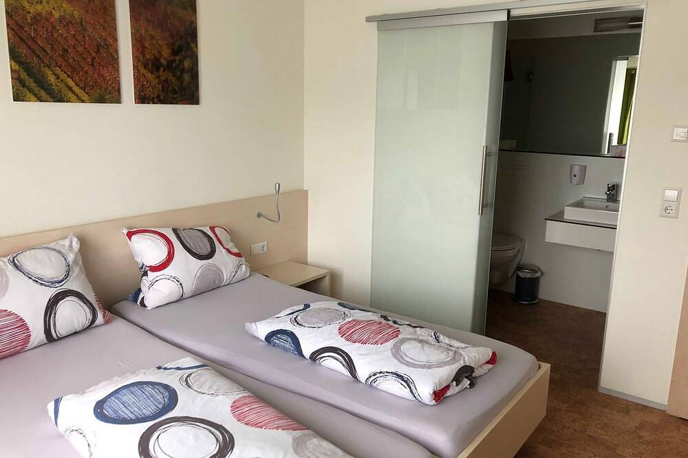 Ganze Wohnung, Ferienwohnung 5 - Müllers Weingut und Weinstube im Auerberg in Heilbronn, Kraichgau