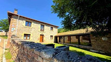Casa rural para 12 personas, con jardín y vistas en Campoo