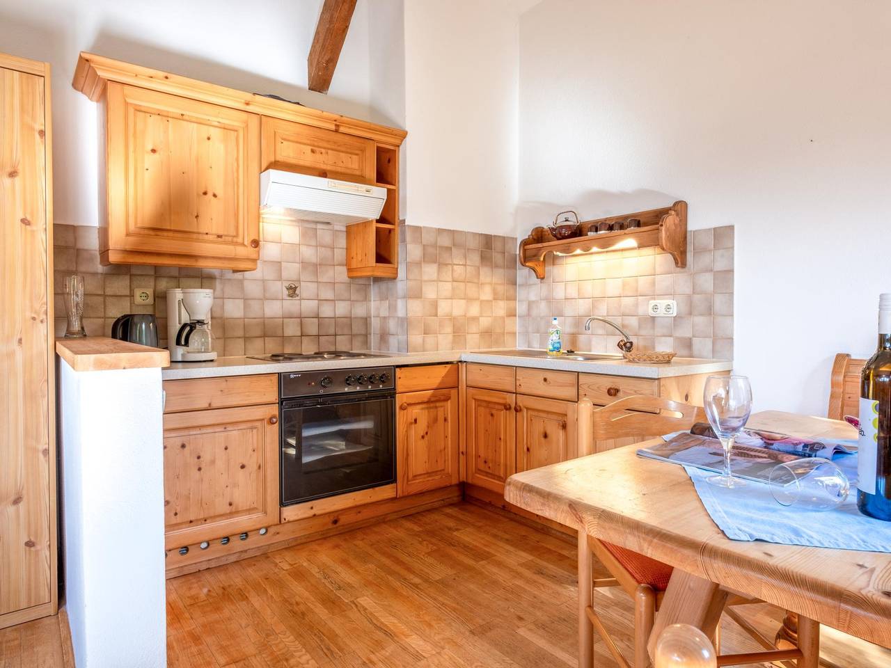 Ganze Wohnung, Schöne Ferienwohnung, 240m zu Skilift und Zentrum in Brixen im Thale, Kaisergebirge