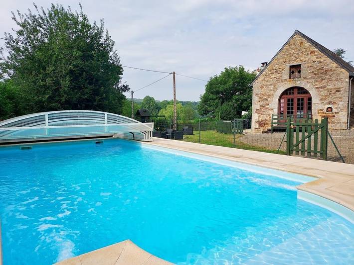 Gîte pour 4 personnes, avec piscine ainsi que terrasse et jardin à Baud (mesure) - 2