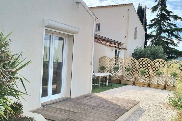 Appartement entier, Appartement au milieu des vignes. in Pierrefeu-du-Var, Côte méditerranéenne (France)
