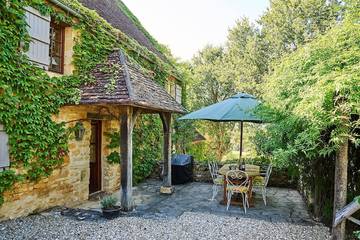 Gîte pour 5 personnes, avec jardin et piscine, animaux acceptés à Daglan