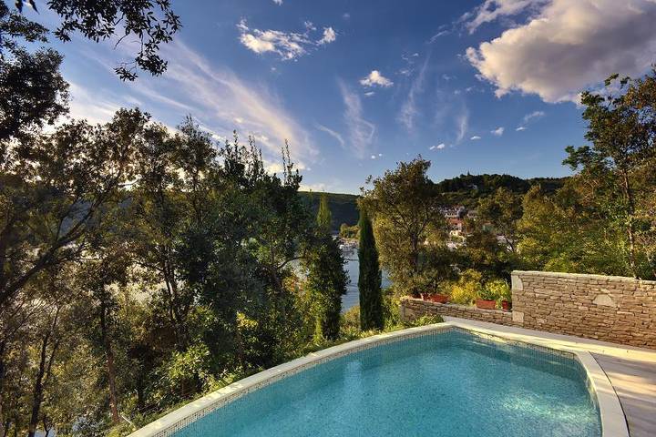 Finca für 5 Personen, mit Terrasse und Garten sowie Pool in Kroatien