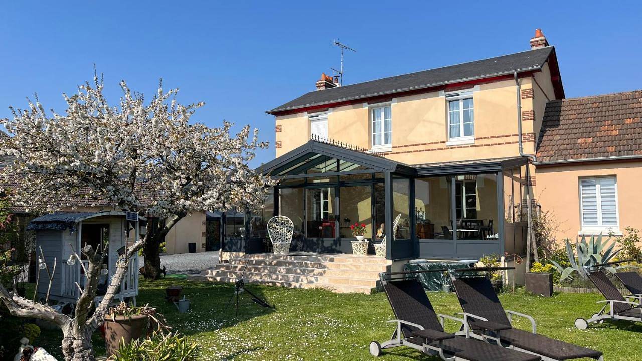 Double Room with Private Bathroom in Dives-sur-Mer, Région de Lisieux