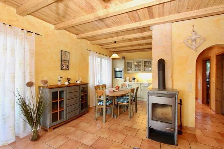 Ferienhaus für 9 Personen, mit Terrasse und Garten sowie Sauna in Göhren