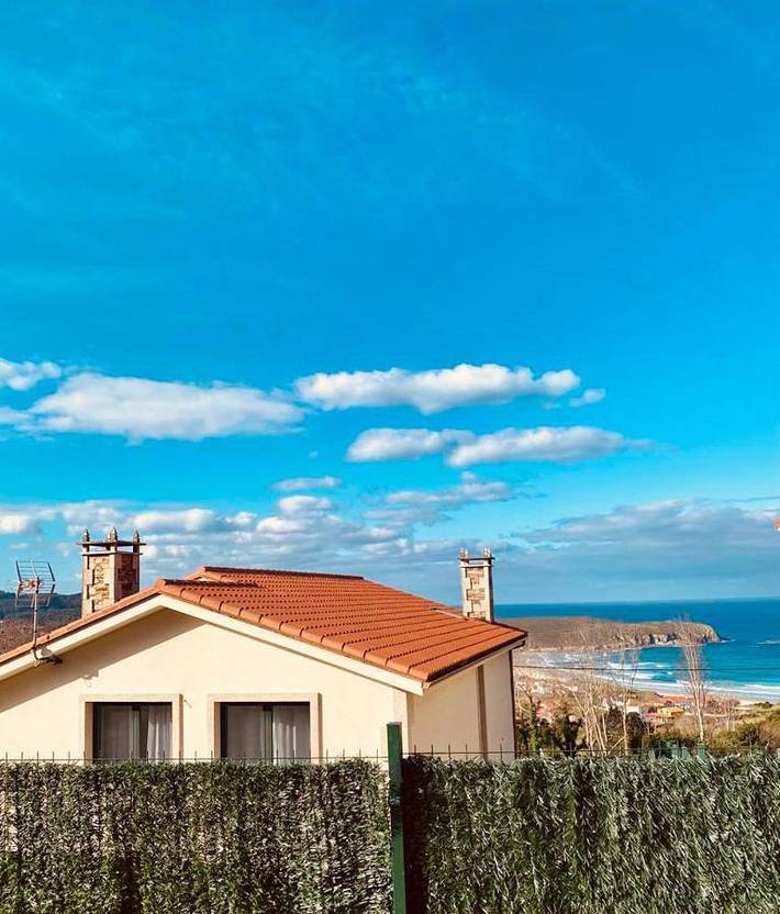 Chalet para 8 personas, con vistas además de piscina y jardín, Se admiten mascotas en Rías Altas - 4