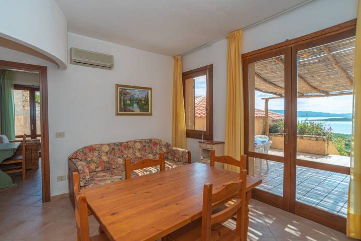 Ferienwohnung "Trilocale N8 - Porto Mannu" mit Meerblick und Terrasse in Capo d'Orso, Palau (Sardinien)