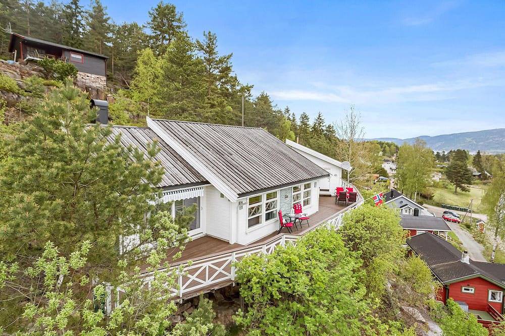 Schönes Haus mit 4 Schlafzimmern in. in Svelvik