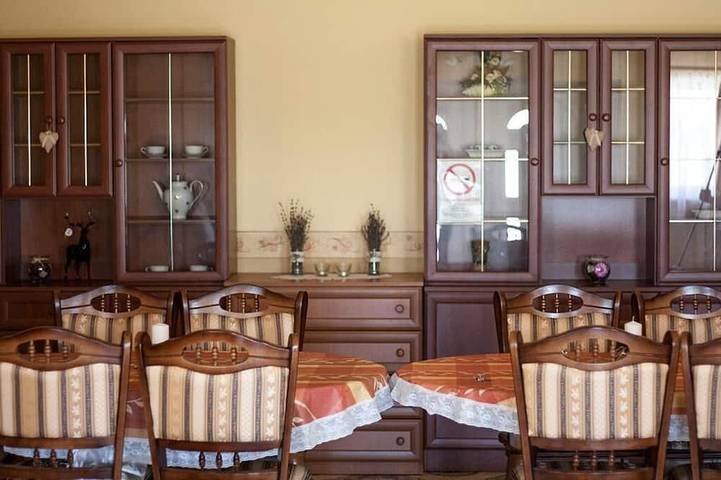 „Entire House – for Work Crews | 3 Bedrooms with bath | Near Mercedes Factory” in Kleingebiet Ketschkemet