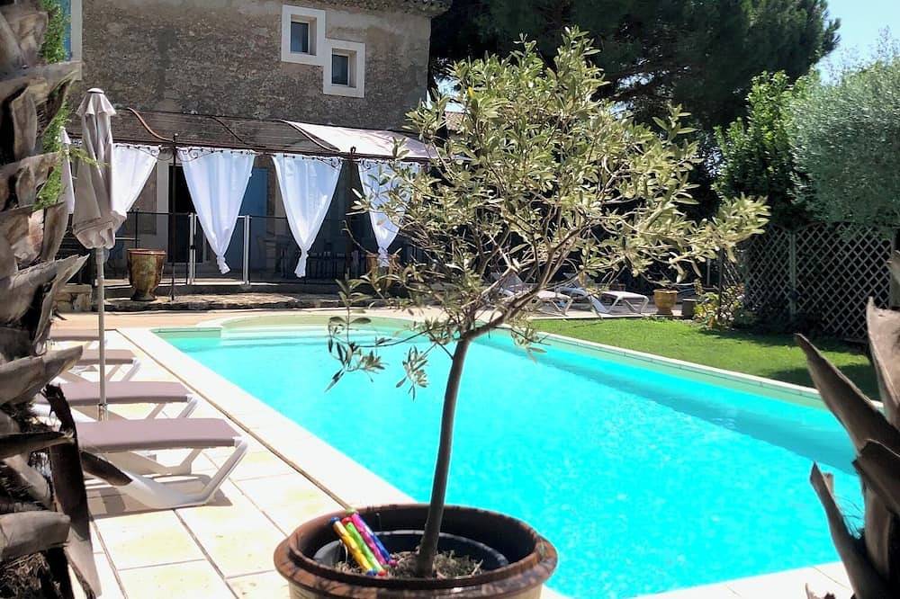 Entire apartment, Apartment 70 m2 pool property, parking, sea 4 km in Sérignan, Mediterranean Coast (France)