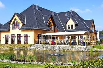 Ferienhaus für 6 Personen, mit Terrasse und Pool sowie Sauna, mit Haustier im Leipziger Neuseenland
